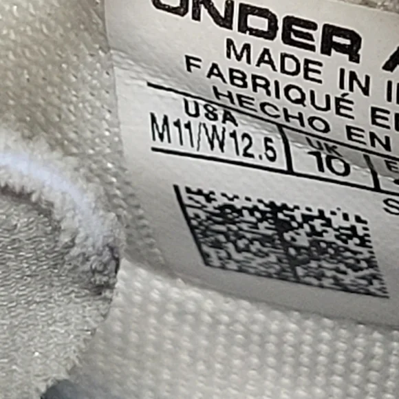 Mens 12 Under Armour Fat Tire Venture Pro shoes in white or light tan. Excellent - Picture 3 of 9